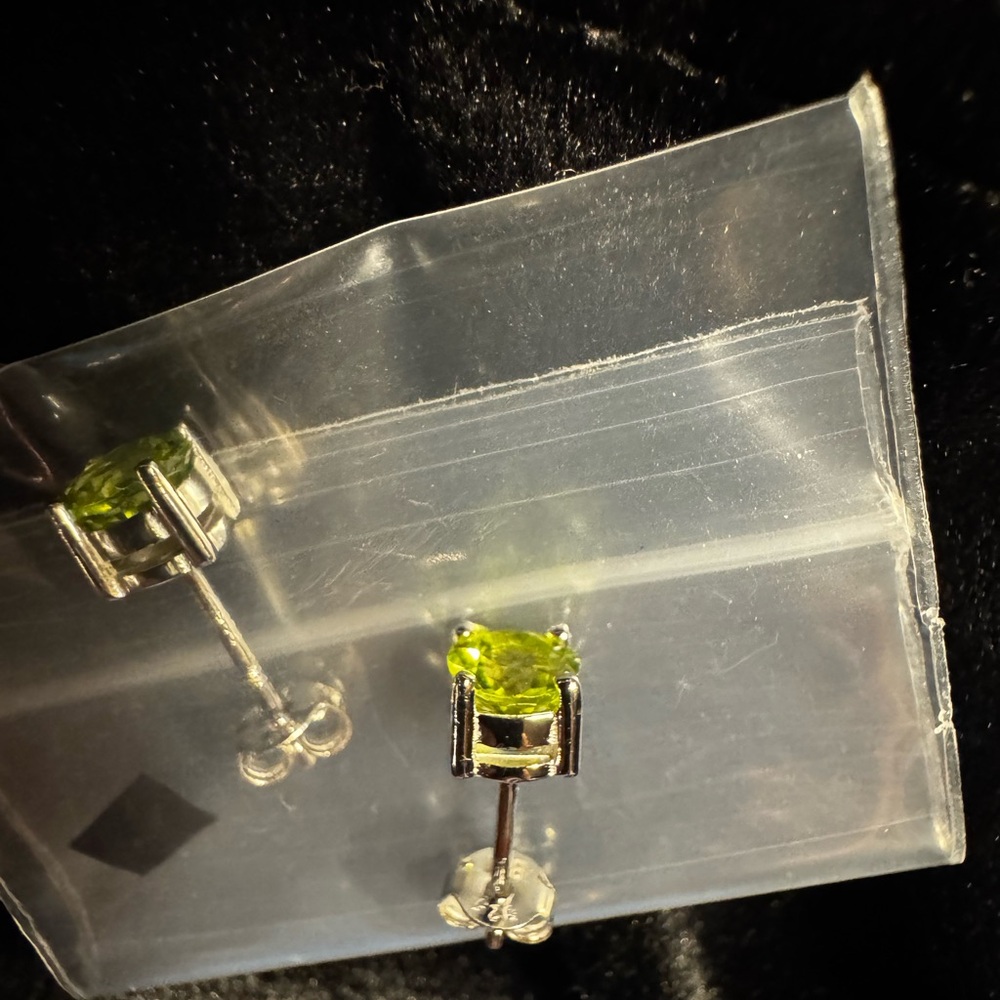 Peridot 925 Stud Earrings